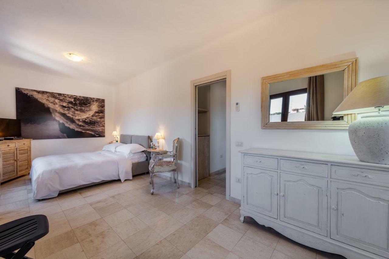 Locanda Tartarughino - Luxury Suites In Porto Rotondo Exterior photo